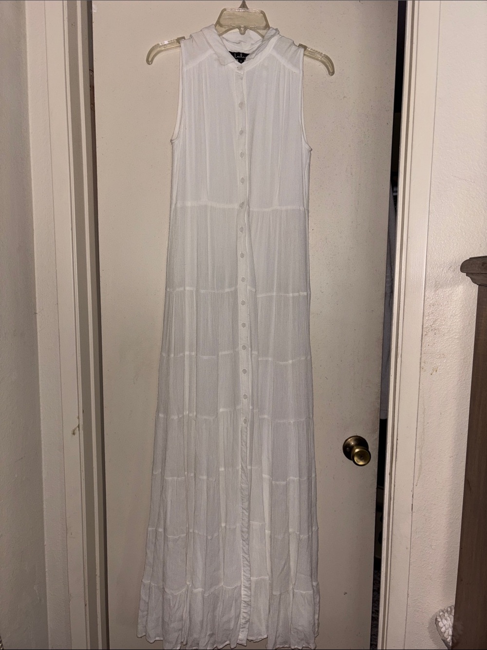 Lulus Sleeveless Button-Down Tiered White Maxi Dress